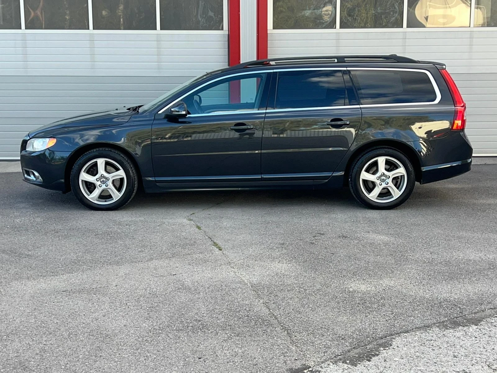 Volvo V70 2.0D AUTOMATIK NAVI LEDER EVRO 5A ЛИЗИНГ - изображение 6