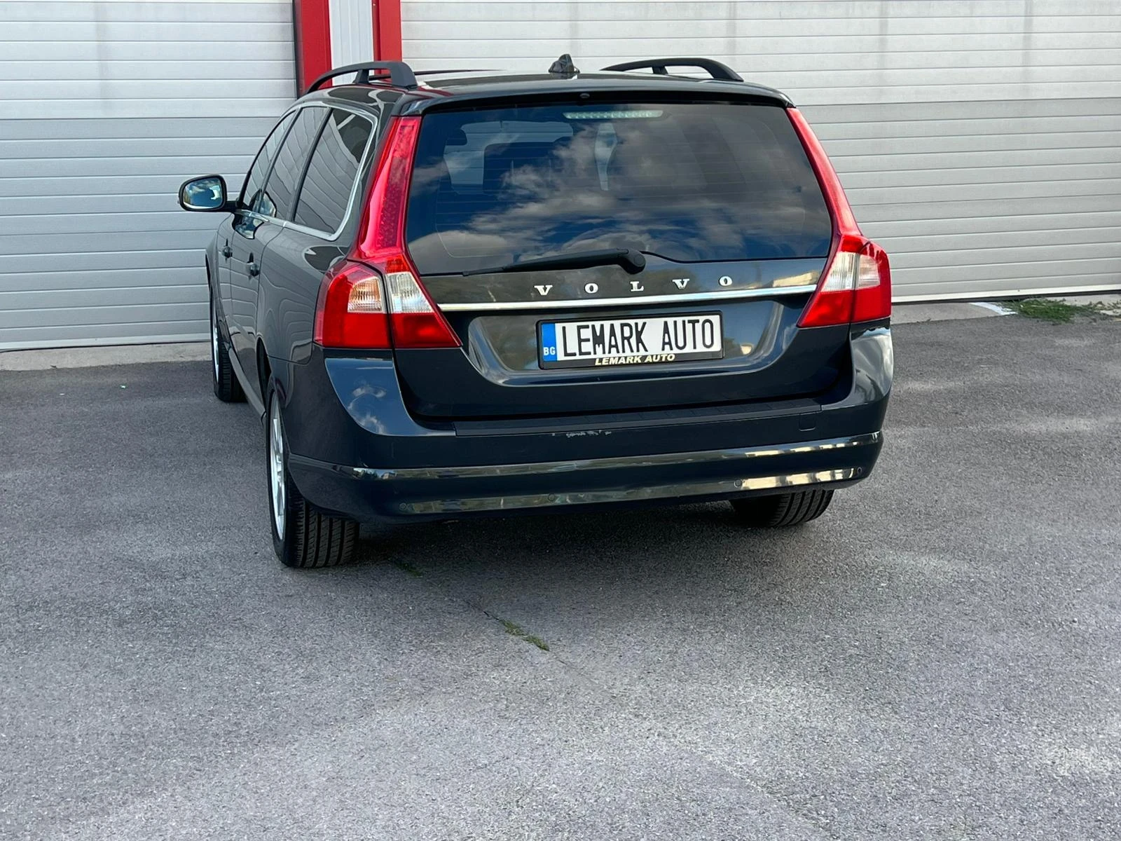 Volvo V70 2.0D AUTOMATIK NAVI LEDER EVRO 5A ЛИЗИНГ - изображение 10