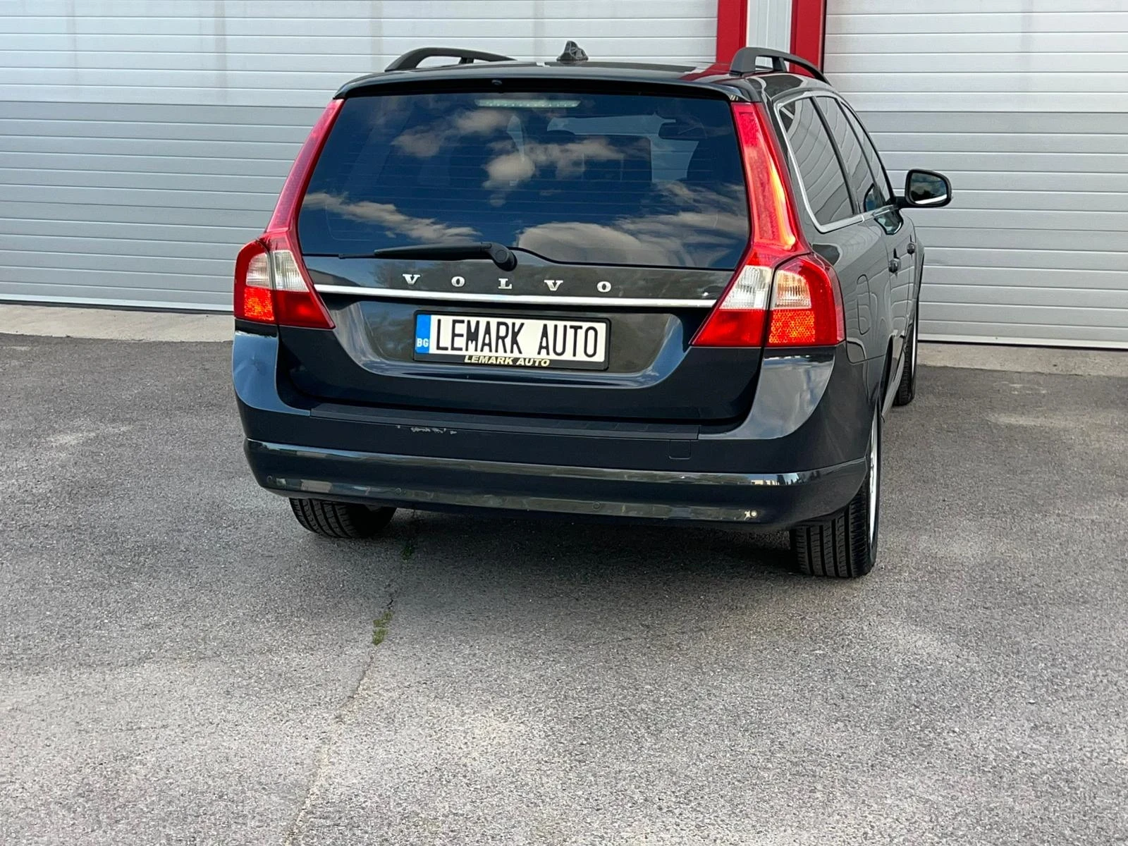 Volvo V70 2.0D AUTOMATIK NAVI LEDER EVRO 5A ЛИЗИНГ - изображение 8
