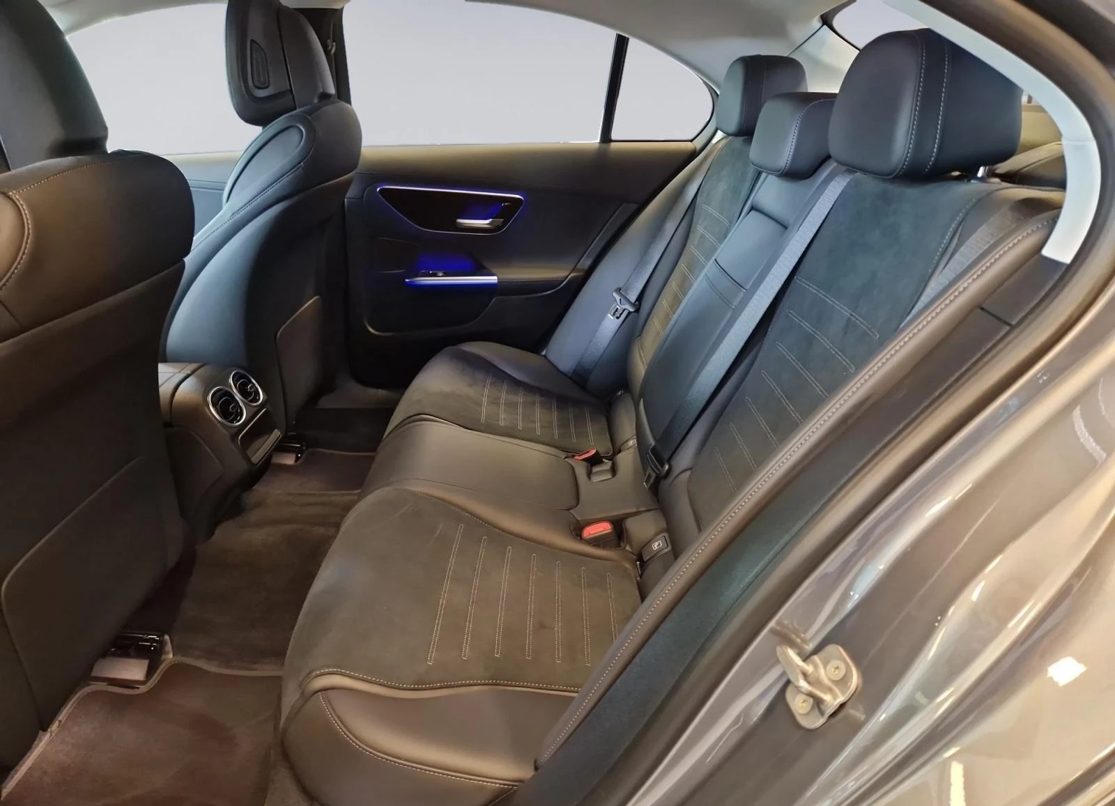 Mercedes-Benz C 300 d* AMG* MEMORY* DISTR*  - изображение 10