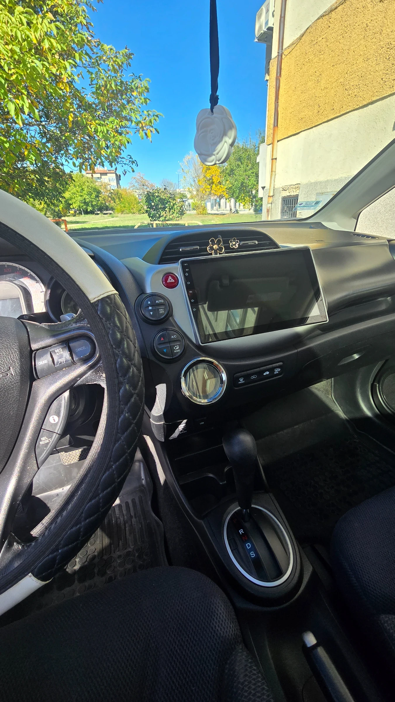 Honda Jazz  - изображение 10