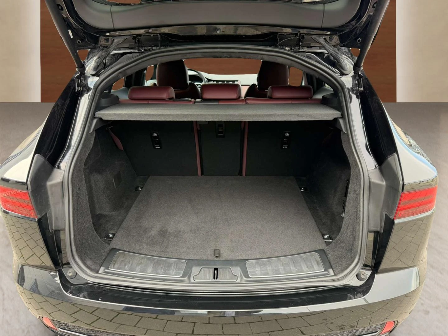 Jaguar E-pace 2.0 - изображение 10