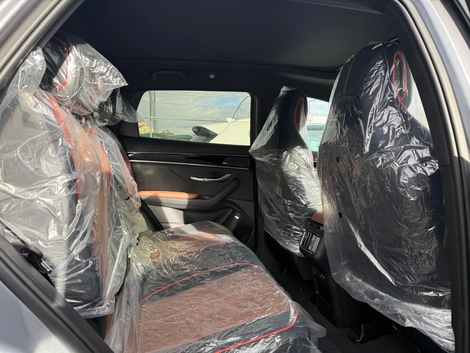 BYD Seal U DM-I 1.5 PHEV Design AWD - изображение 7