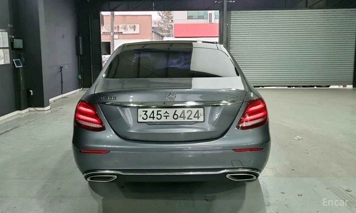 Mercedes-Benz E 300  - изображение 4