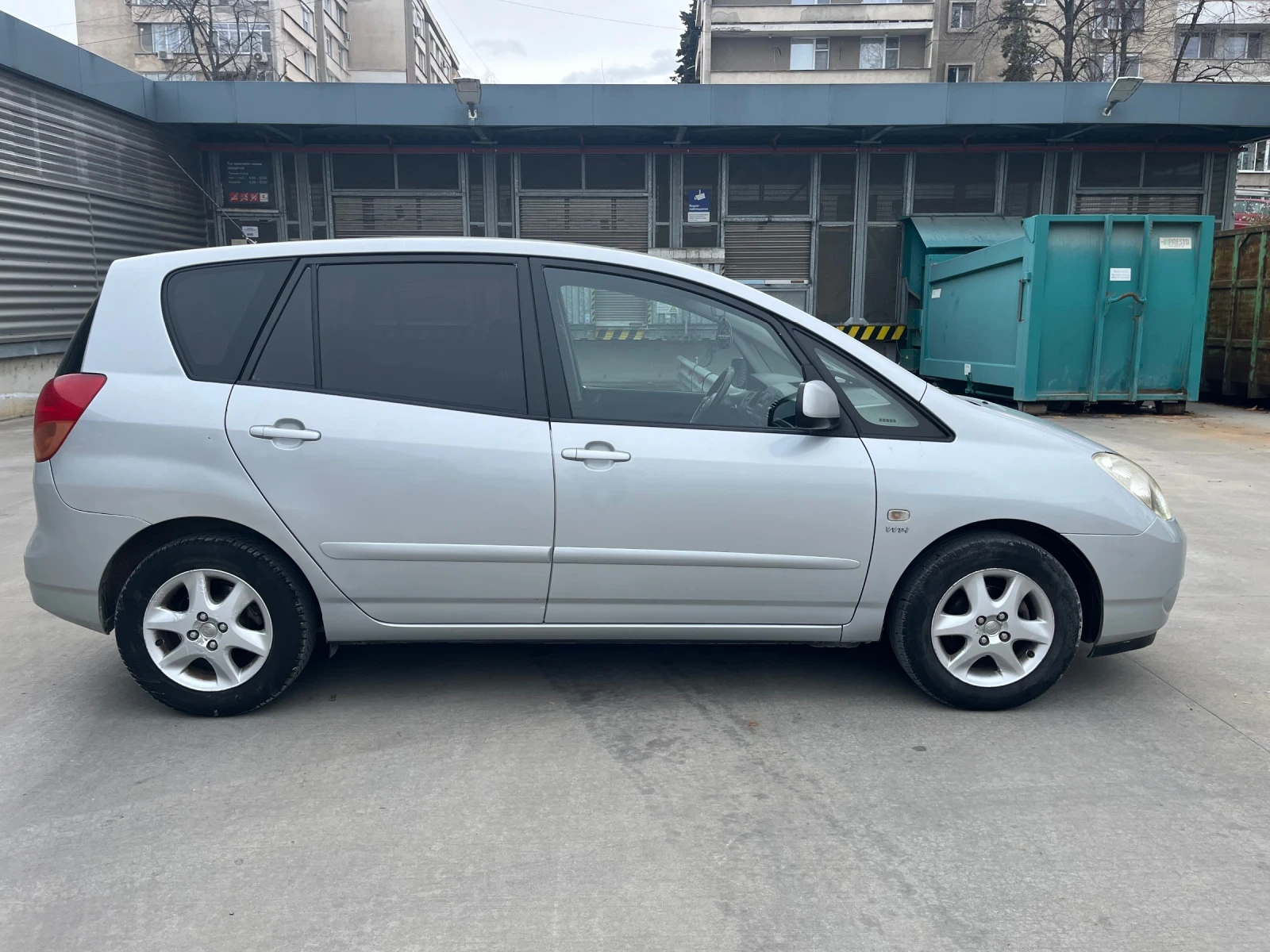 Toyota Corolla verso 1600, снимка 4 - Автомобили и джипове - 54016181
