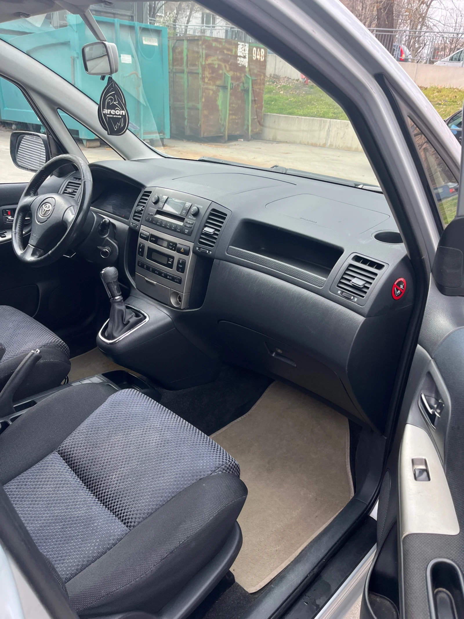 Toyota Corolla verso 1600, снимка 11 - Автомобили и джипове - 54016181