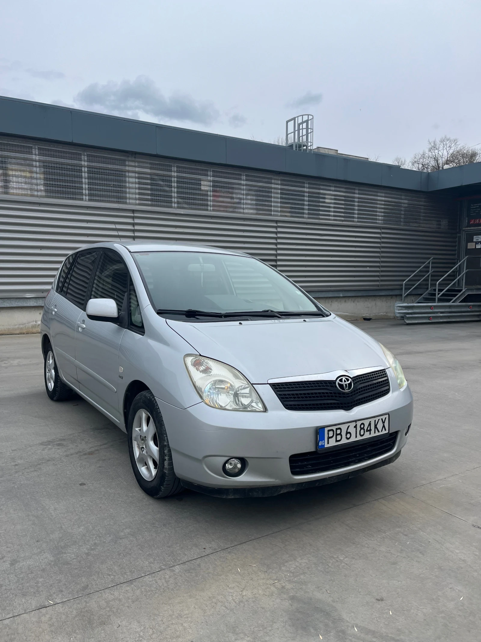 Toyota Corolla verso 1600, снимка 3 - Автомобили и джипове - 54016181