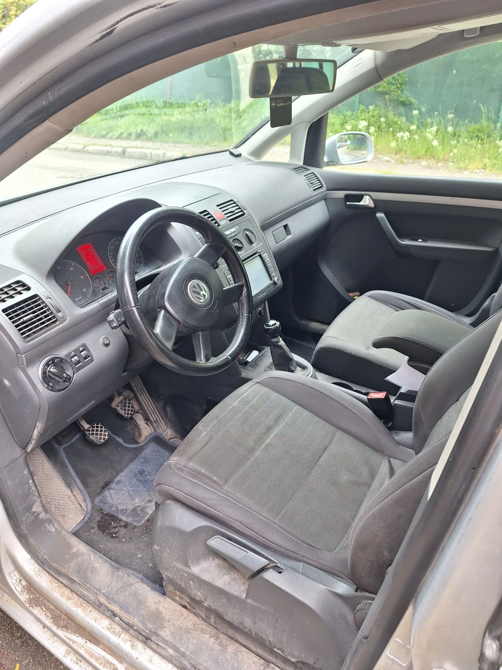 VW Touran 1.9 105кс 6 ск, снимка 4 - Автомобили и джипове - 54733029