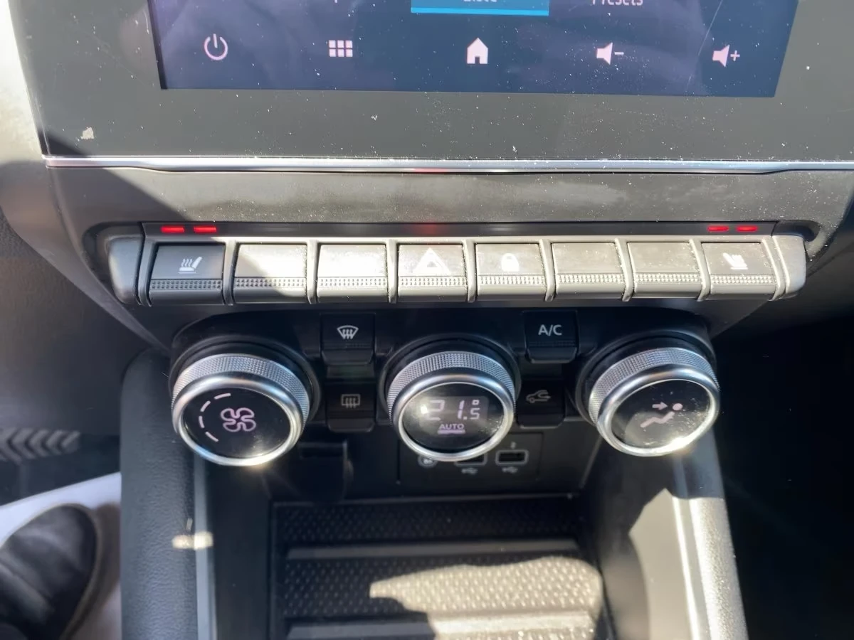 Renault Captur E-TEC PHEV/Intens/LED/360Cam/NAVI/Adaptive Assist/, снимка 10 - Автомобили и джипове - 54593521