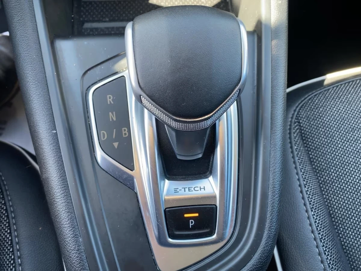 Renault Captur E-TEC PHEV/Intens/LED/360Cam/NAVI/Adaptive Assist/, снимка 11 - Автомобили и джипове - 54593521