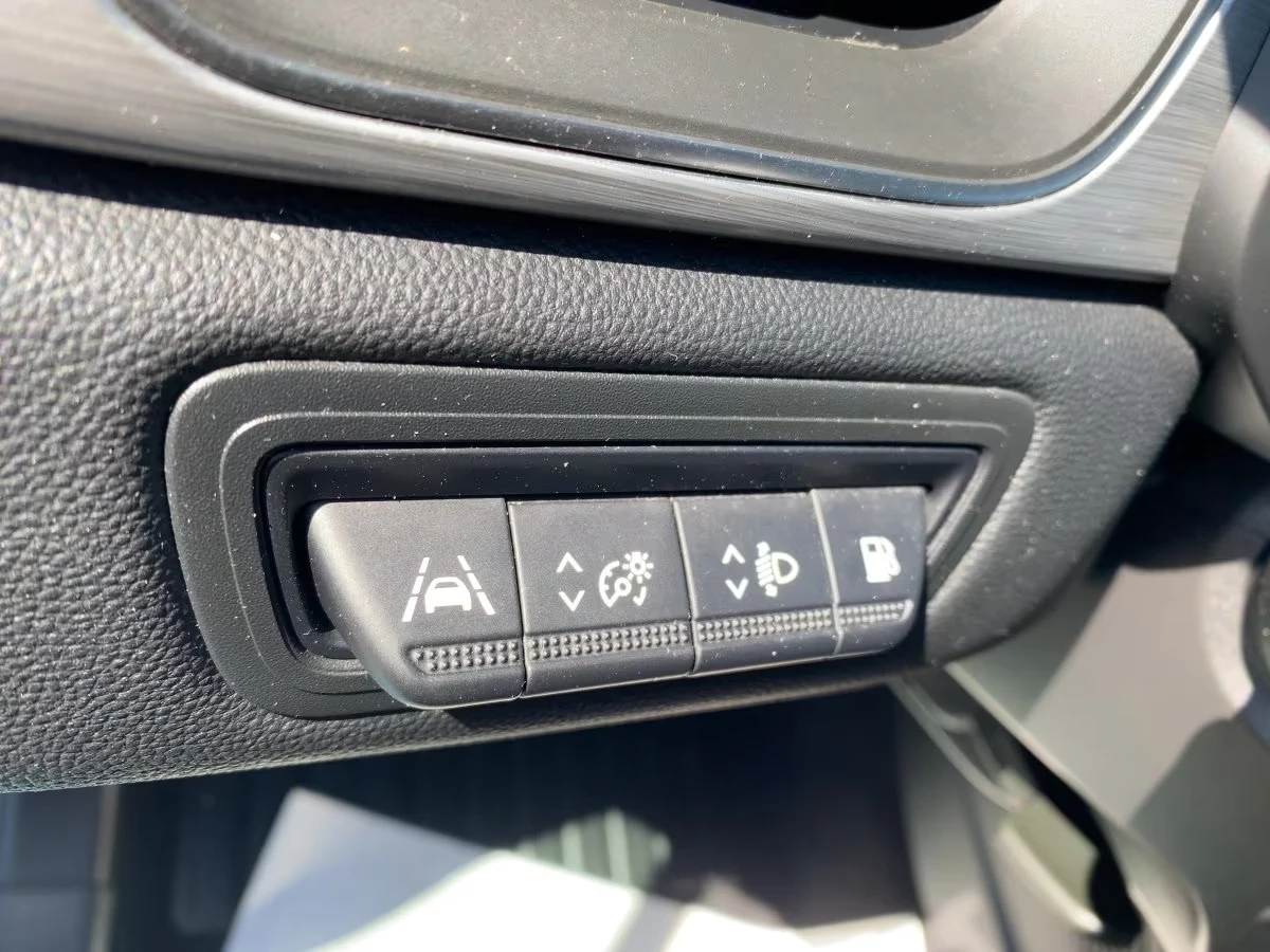 Renault Captur E-TEC PHEV/Intens/LED/360Cam/NAVI/Adaptive Assist/, снимка 15 - Автомобили и джипове - 54593521