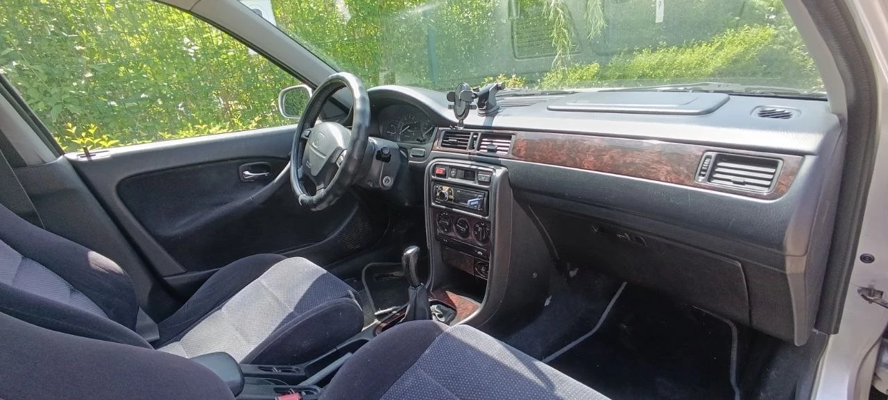 Honda Civic Aerodeck 1.4 90кс, снимка 10 - Автомобили и джипове - 54686393