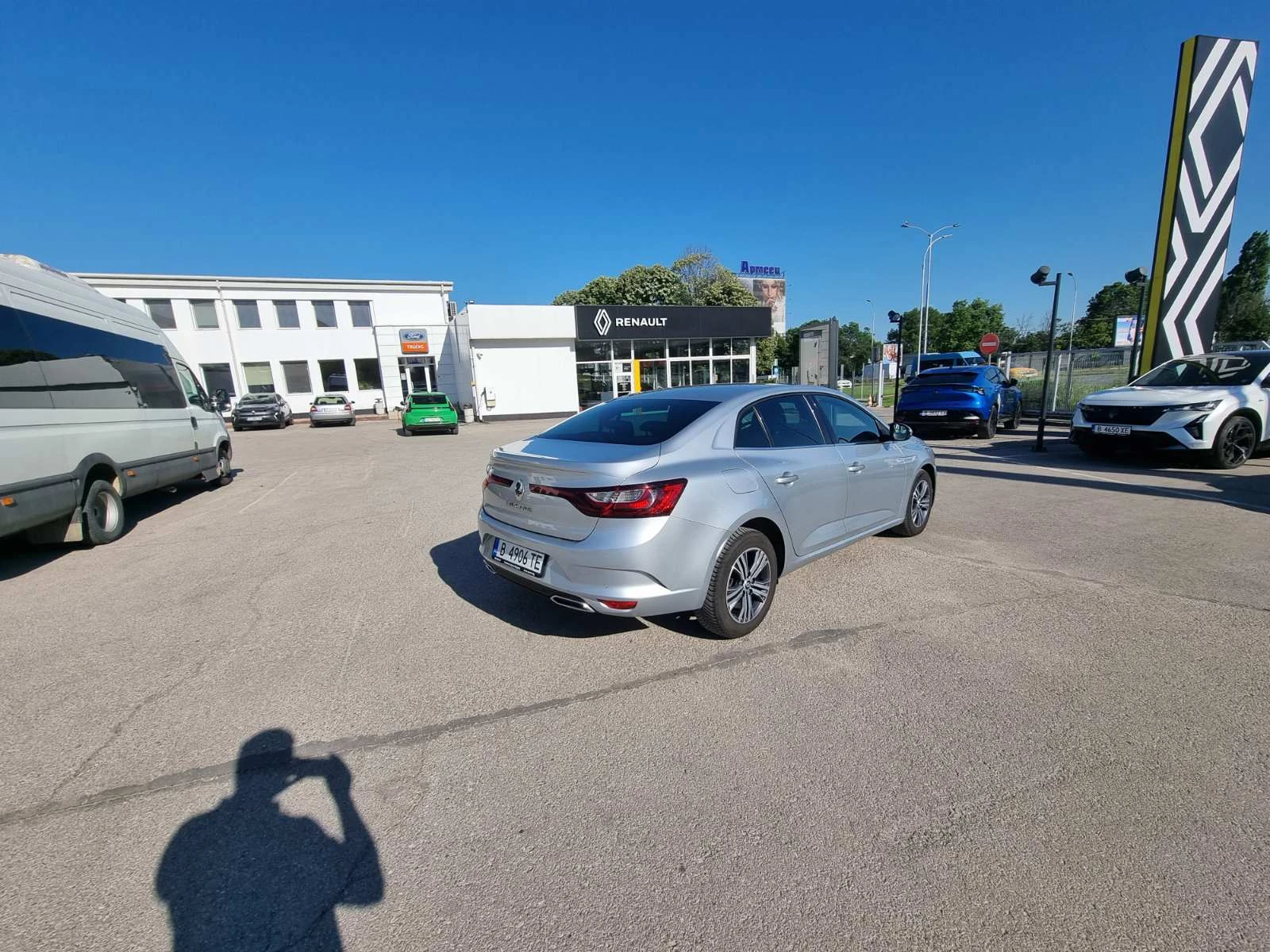 Renault Megane Sedan TCe 140 бензин EDC, снимка 5 - Автомобили и джипове - 55020876