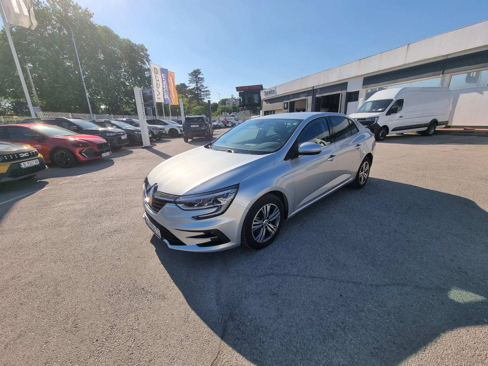 Renault Megane Sedan TCe 140 бензин EDC