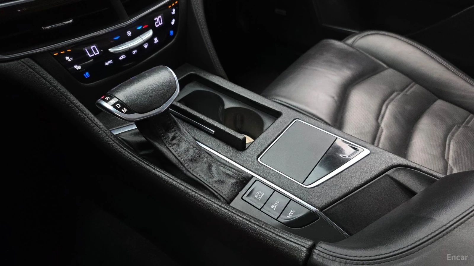Cadillac CT6 * FULL* ПАНО* KEYLESS* Camera* ПОДГРЕВ* , снимка 9 - Автомобили и джипове - 55654984