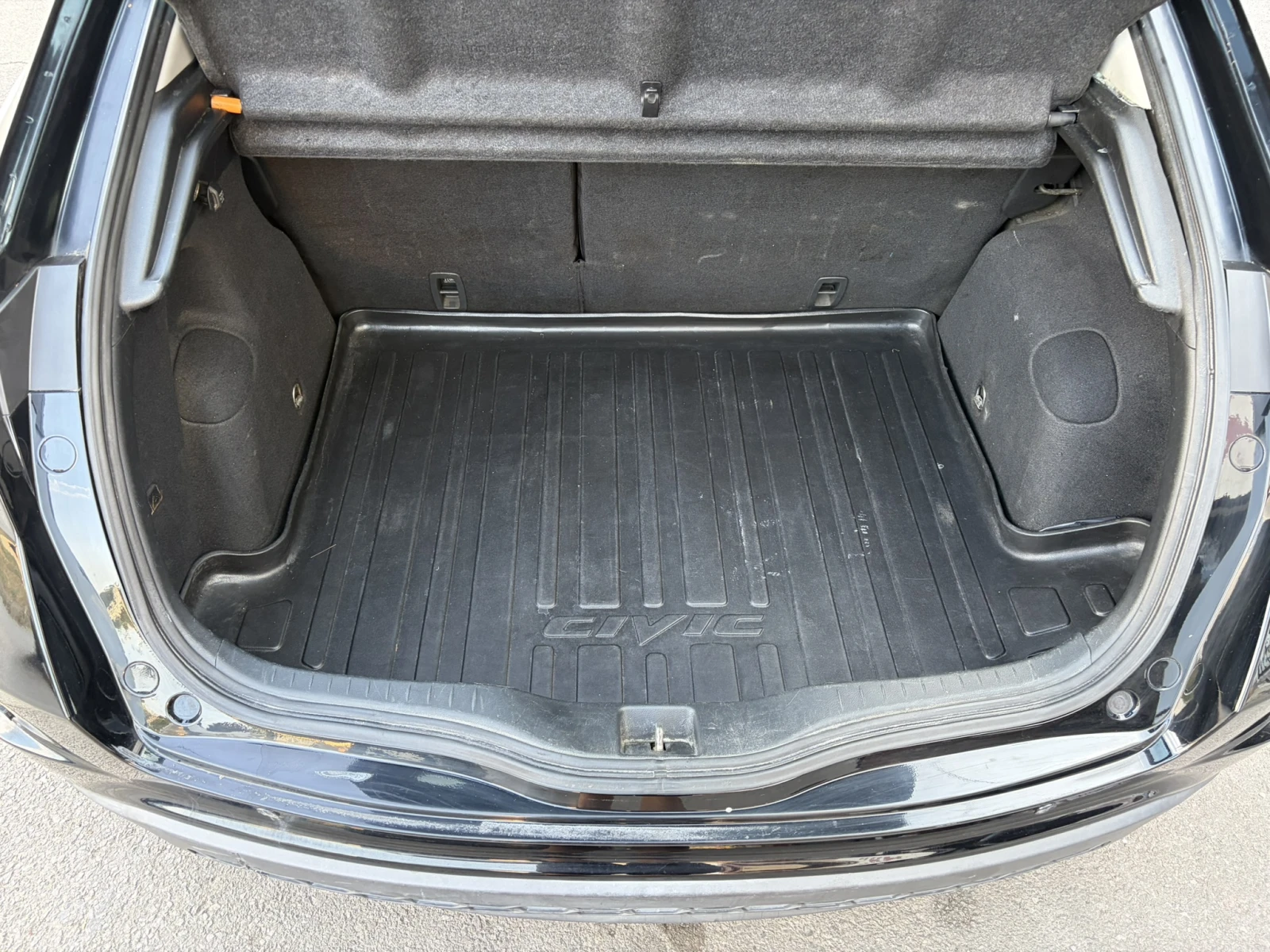 Honda Civic 8gen, снимка 7 - Автомобили и джипове - 55904224