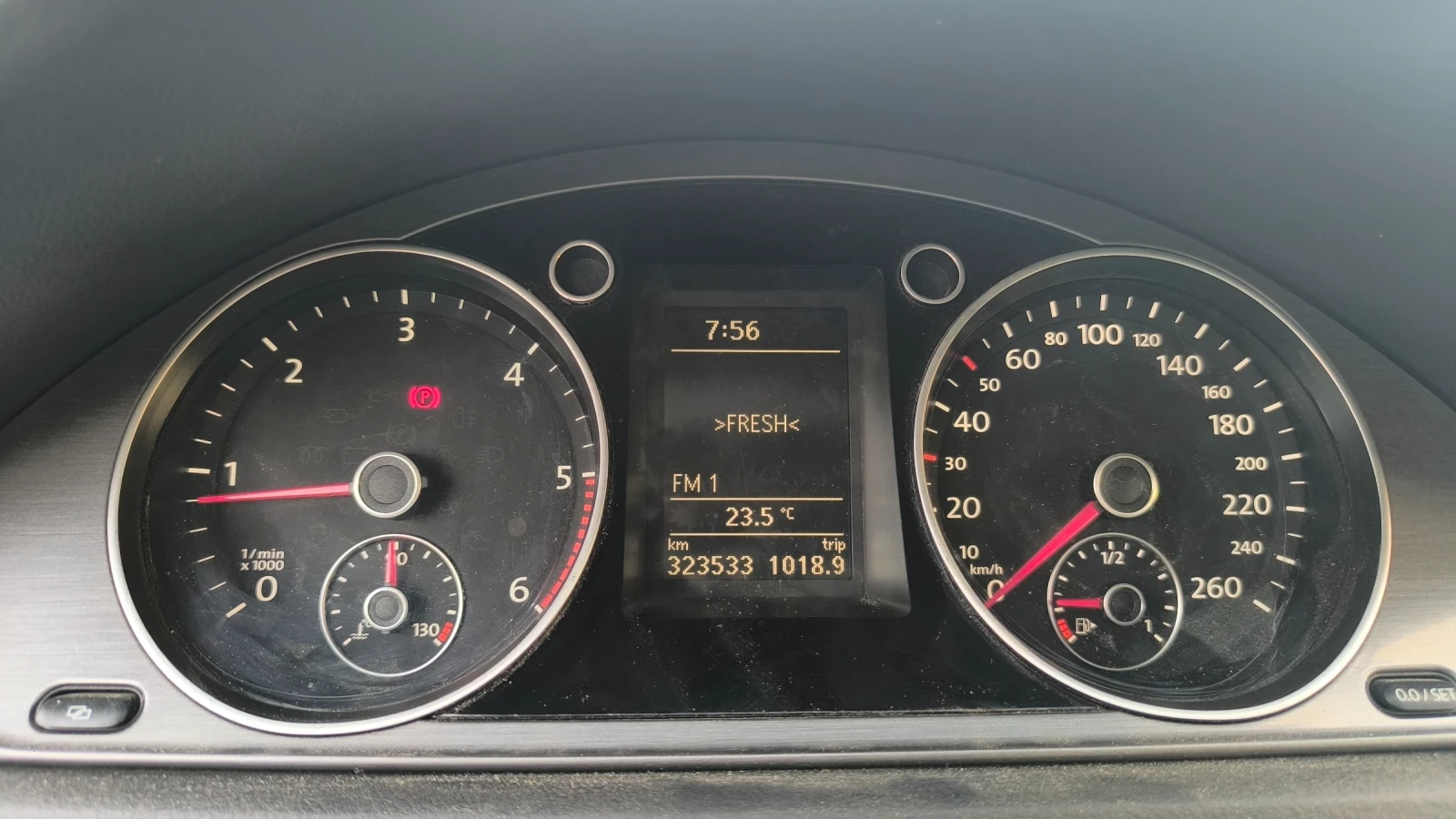 VW Passat 2.0 tdi , снимка 9 - Автомобили и джипове - 56225675