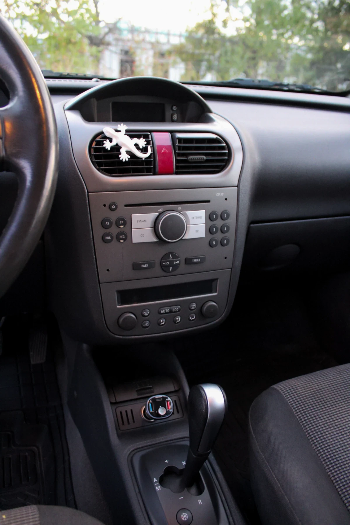 Opel Corsa, снимка 11 - Автомобили и джипове - 56673169