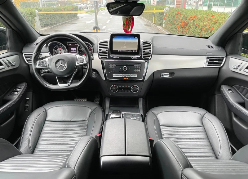 Mercedes-Benz GLE 350 d 4Matic AMG-Line, снимка 4 - Автомобили и джипове - 52662488