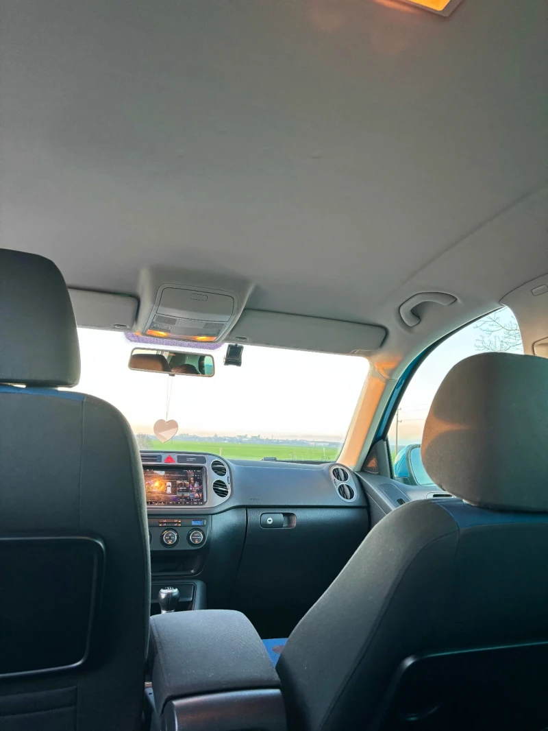 VW Tiguan, снимка 8 - Автомобили и джипове - 52746976