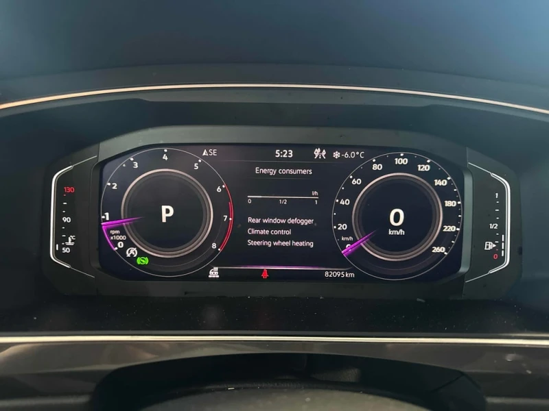 VW Tiguan * Comfortline R Line Black Edition * CARFAX * , снимка 8 - Автомобили и джипове - 52769771