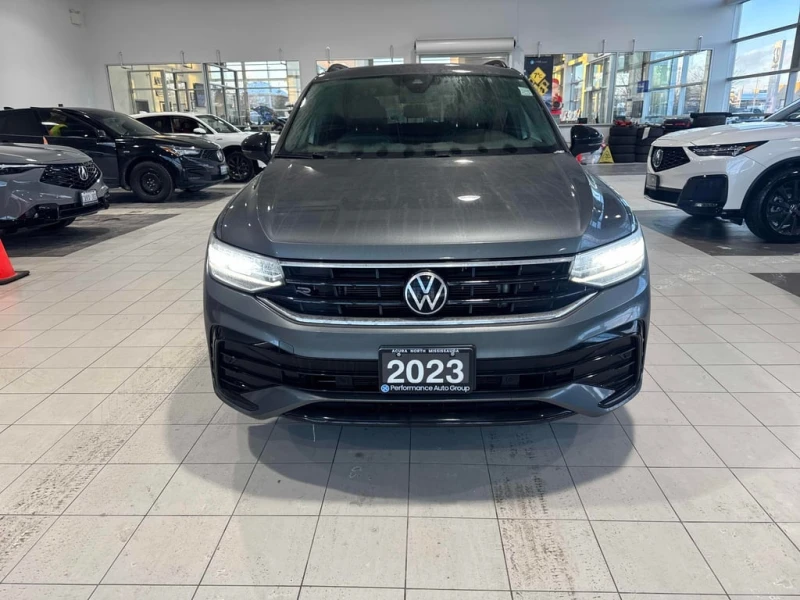 VW Tiguan * Comfortline R Line Black Edition * CARFAX * , снимка 5 - Автомобили и джипове - 52769771