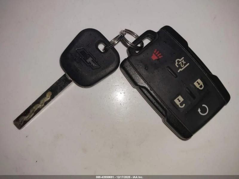 Chevrolet Tahoe 5.3L V-8 DI, VVT, 355HP 4X2 Drive, снимка 3 - Автомобили и джипове - 53044425