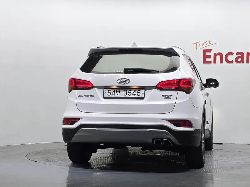 Hyundai Santa fe 2.0 CRDi 4WD - САМО 30% АВАНС, снимка 4 - Автомобили и джипове - 56021758