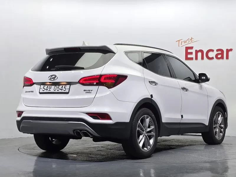 Hyundai Santa fe 2.0 CRDi 4WD - САМО 30% АВАНС, снимка 2 - Автомобили и джипове - 56021758