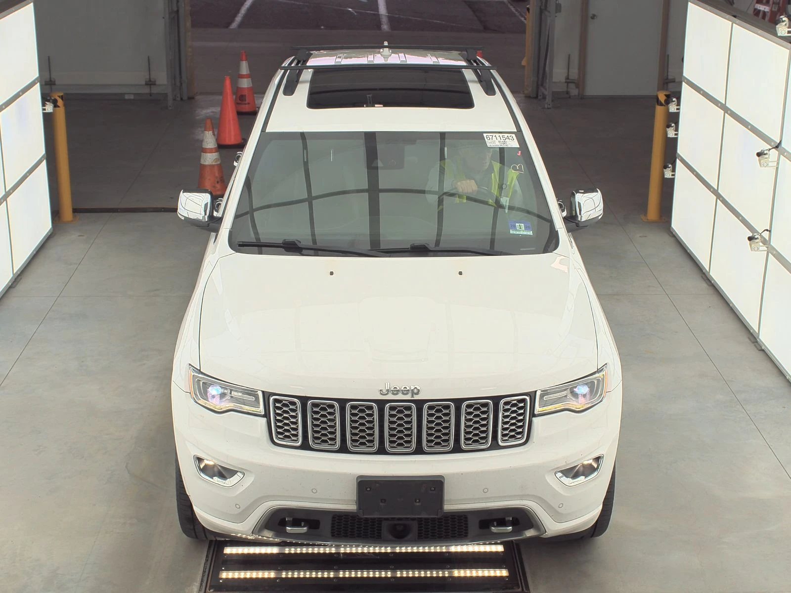 Jeep Grand cherokee Overland* ZF8* 3.6* Distronic* Обдух* Подгрев* Пан - изображение 10