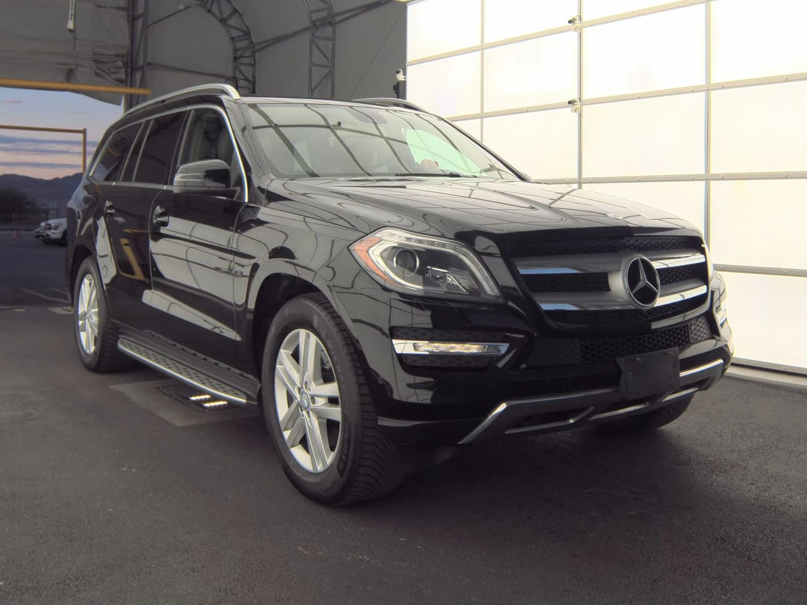 Mercedes-Benz GL 350 7МЕСТА* 360 КАМЕРА* LANE ASSIST* KEYLESS* BI-XENON - изображение 3