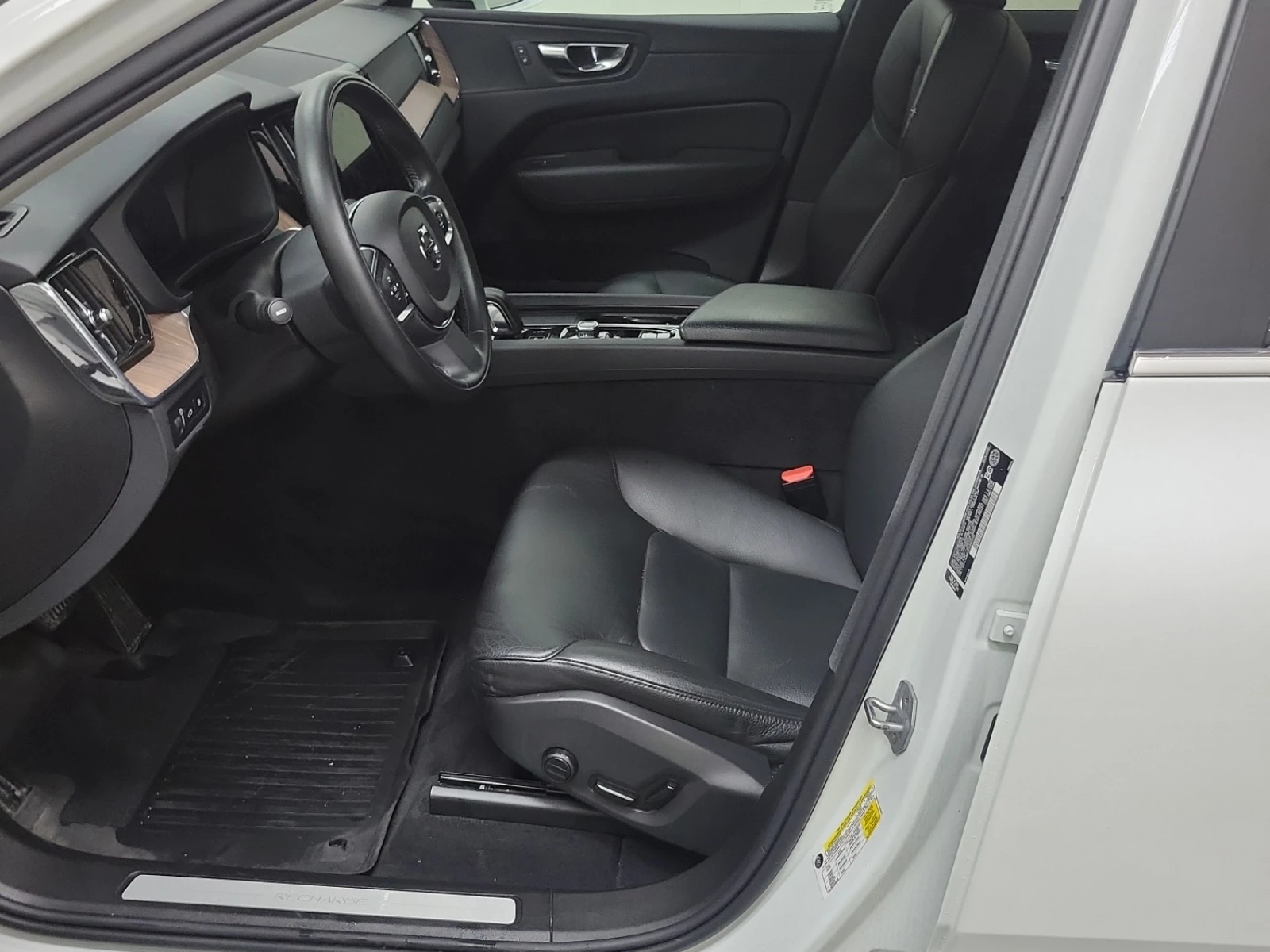 Volvo XC60 INSCRIPTION EXPR * * CARFAX * * АВТО КРЕДИТ * *  - изображение 5