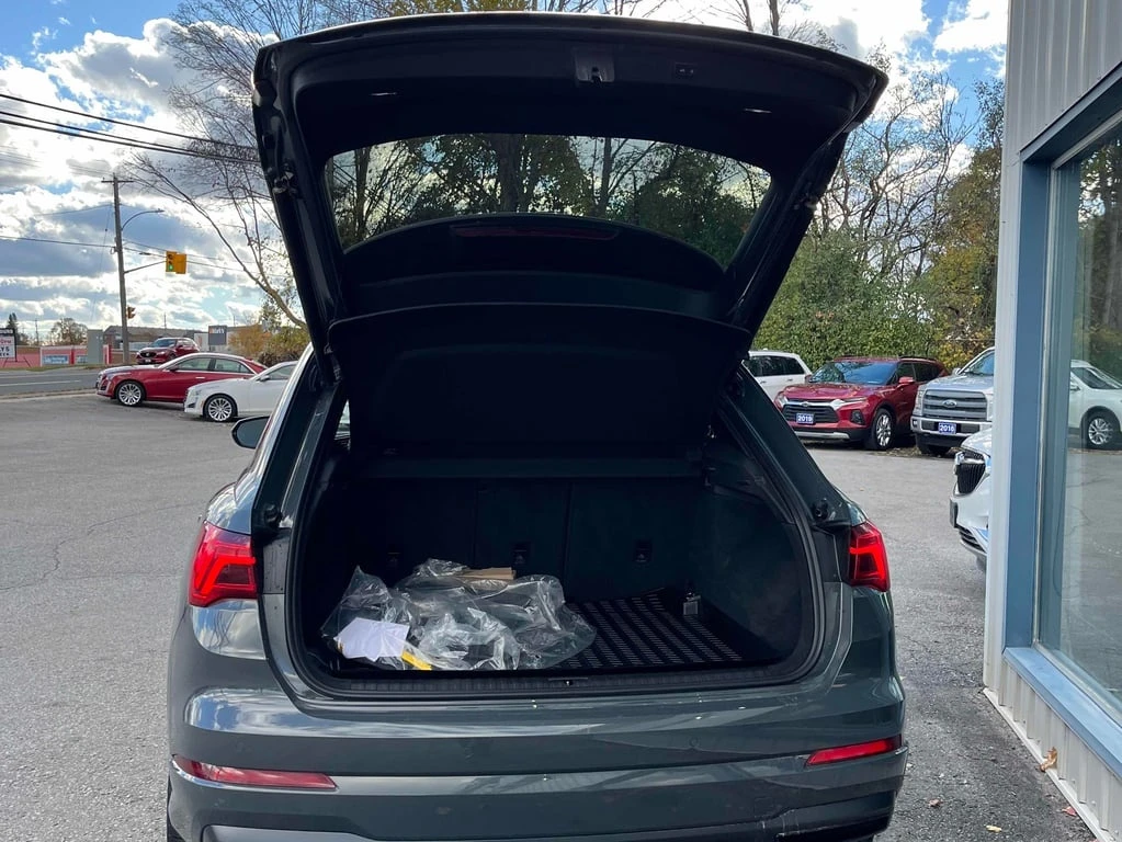 Audi Q3 * 45 TFSI quattro * CARFAX *    | Mobile.bg   12