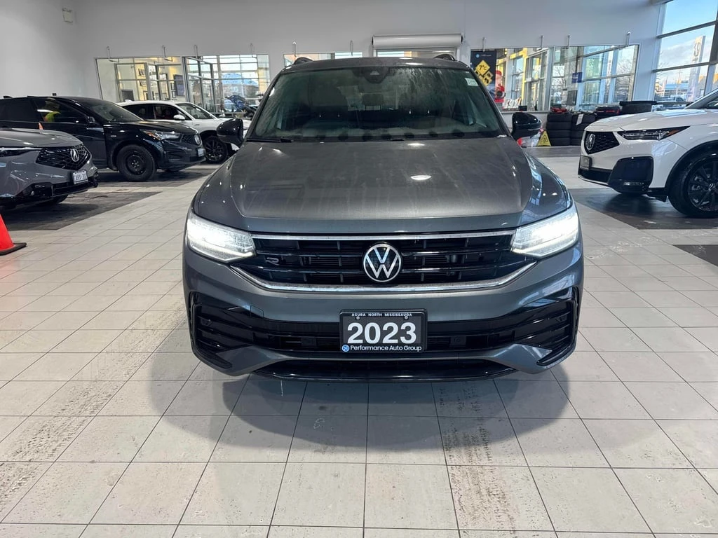 VW Tiguan * Comfortline R Line Black Edition * CARFAX *  - изображение 5