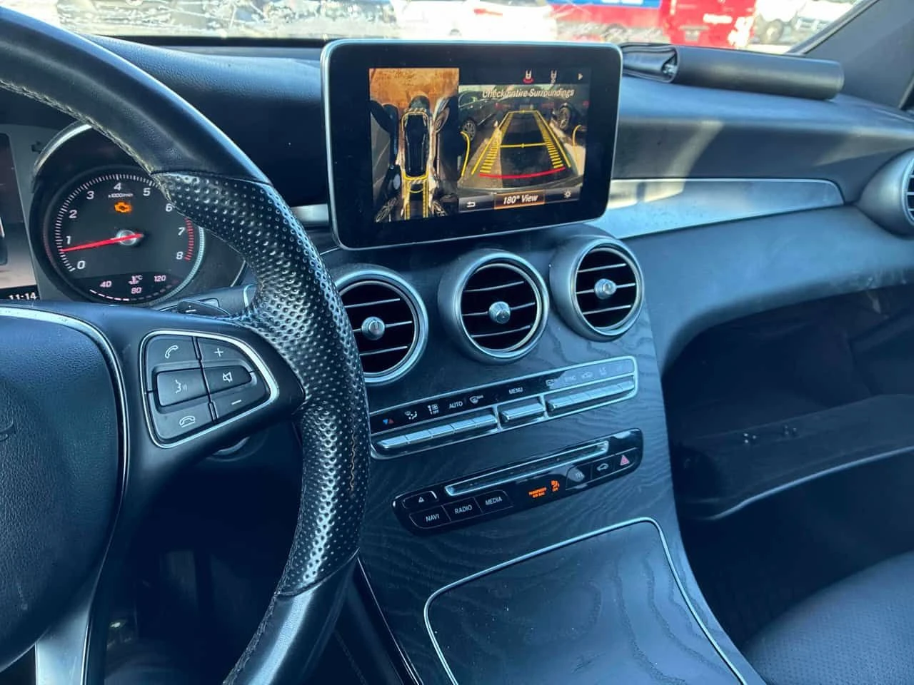 Mercedes-Benz GLC 300 * CARFAX * ДВА КЛЮЧА * ПАНО * 360 - изображение 9