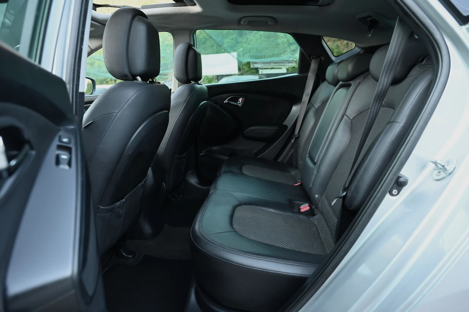Hyundai IX35 2.0CRDI / 4x4, снимка 12 - Автомобили и джипове - 54605734