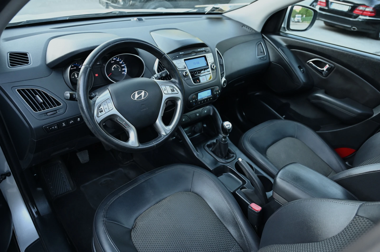 Hyundai IX35 2.0CRDI / 4x4, снимка 9 - Автомобили и джипове - 54605734