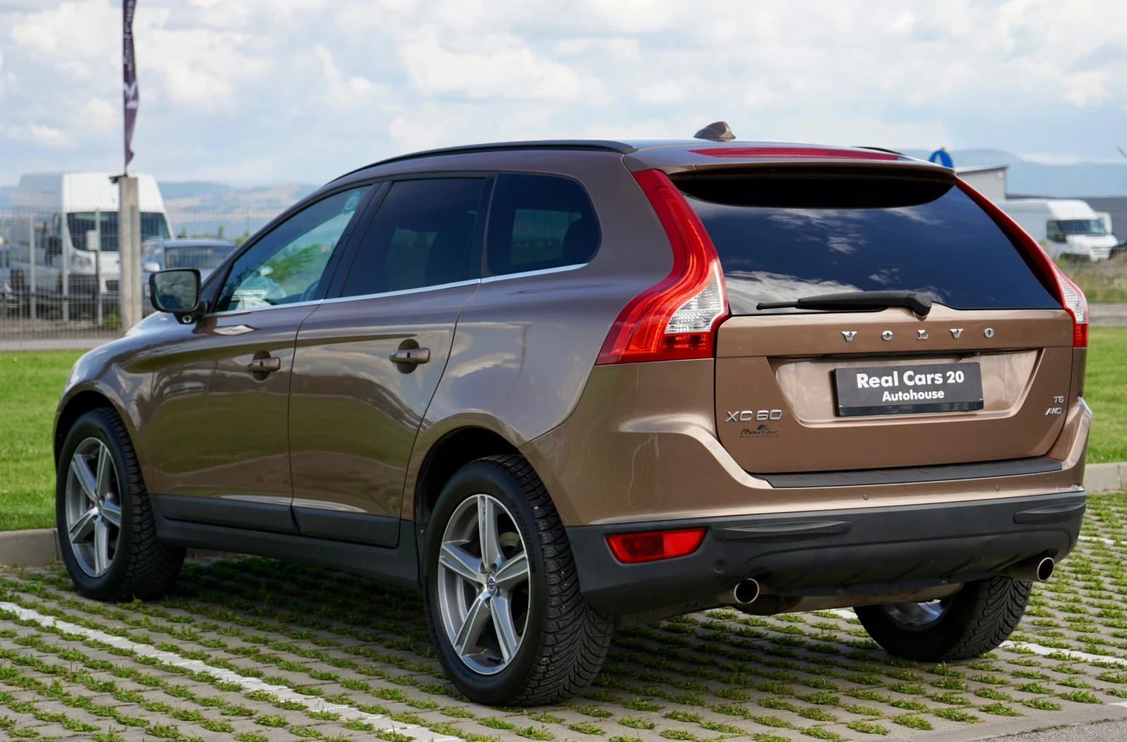 Volvo XC60 T6* 3.0* KEYLESS* CAMERA* BLIS* 4х4* NAVI* PANO* , снимка 6 - Автомобили и джипове - 55260862