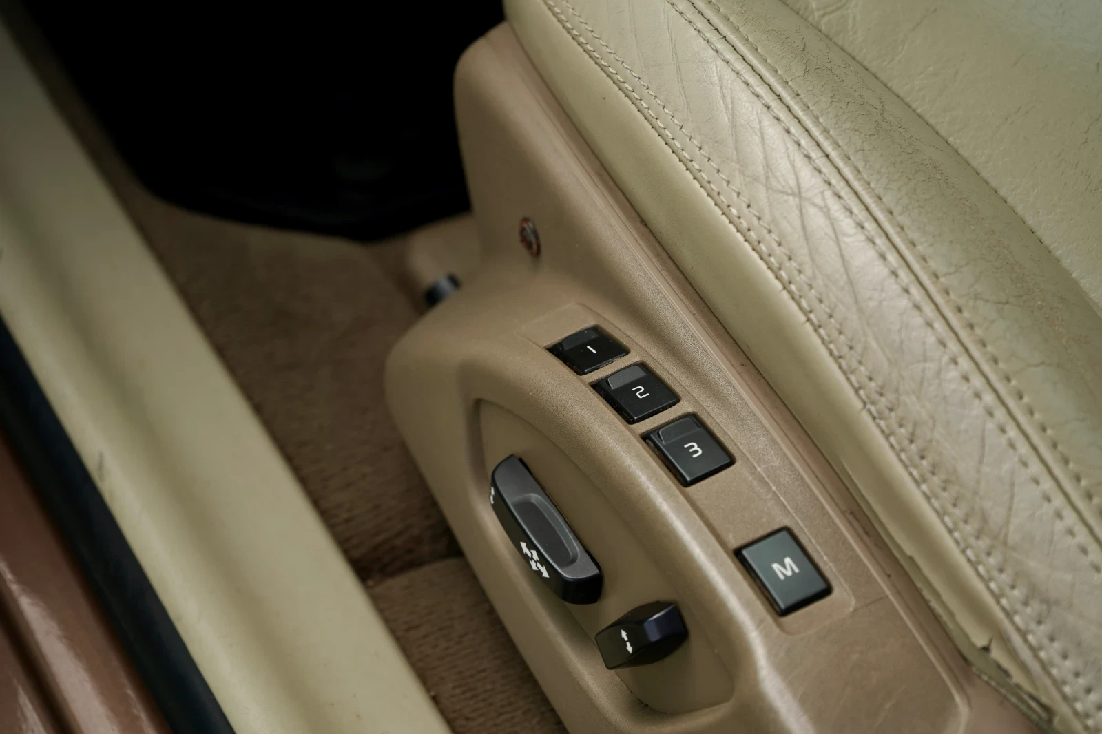 Volvo XC60 T6* 3.0* KEYLESS* CAMERA* BLIS* 4х4* NAVI* PANO* , снимка 8 - Автомобили и джипове - 55260862