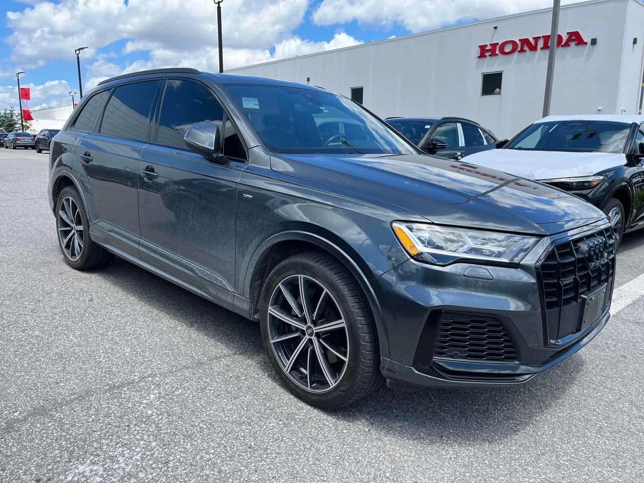 Audi Q7 Komfort  CARFAX, снимка 3 - Автомобили и джипове - 55681253