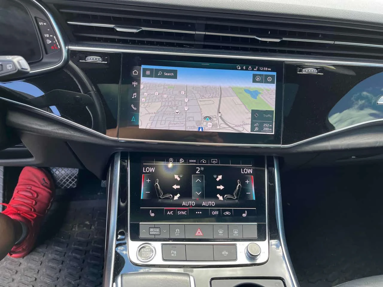 Audi Q7 Komfort  CARFAX, снимка 7 - Автомобили и джипове - 55681253