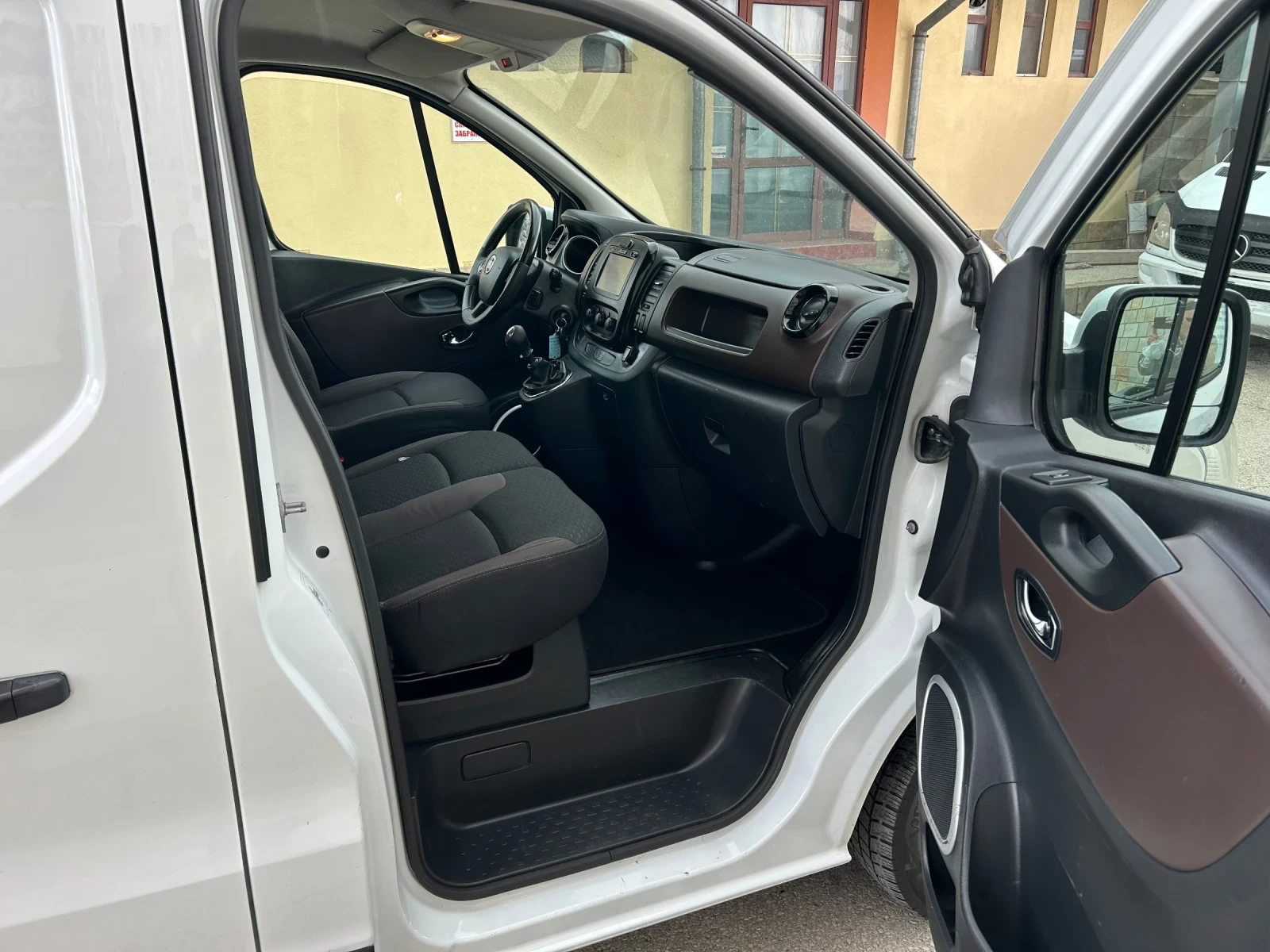 Fiat Talento 1.6M-jet 120k.c. LED НАВИ, снимка 12 - Бусове и автобуси - 54159263