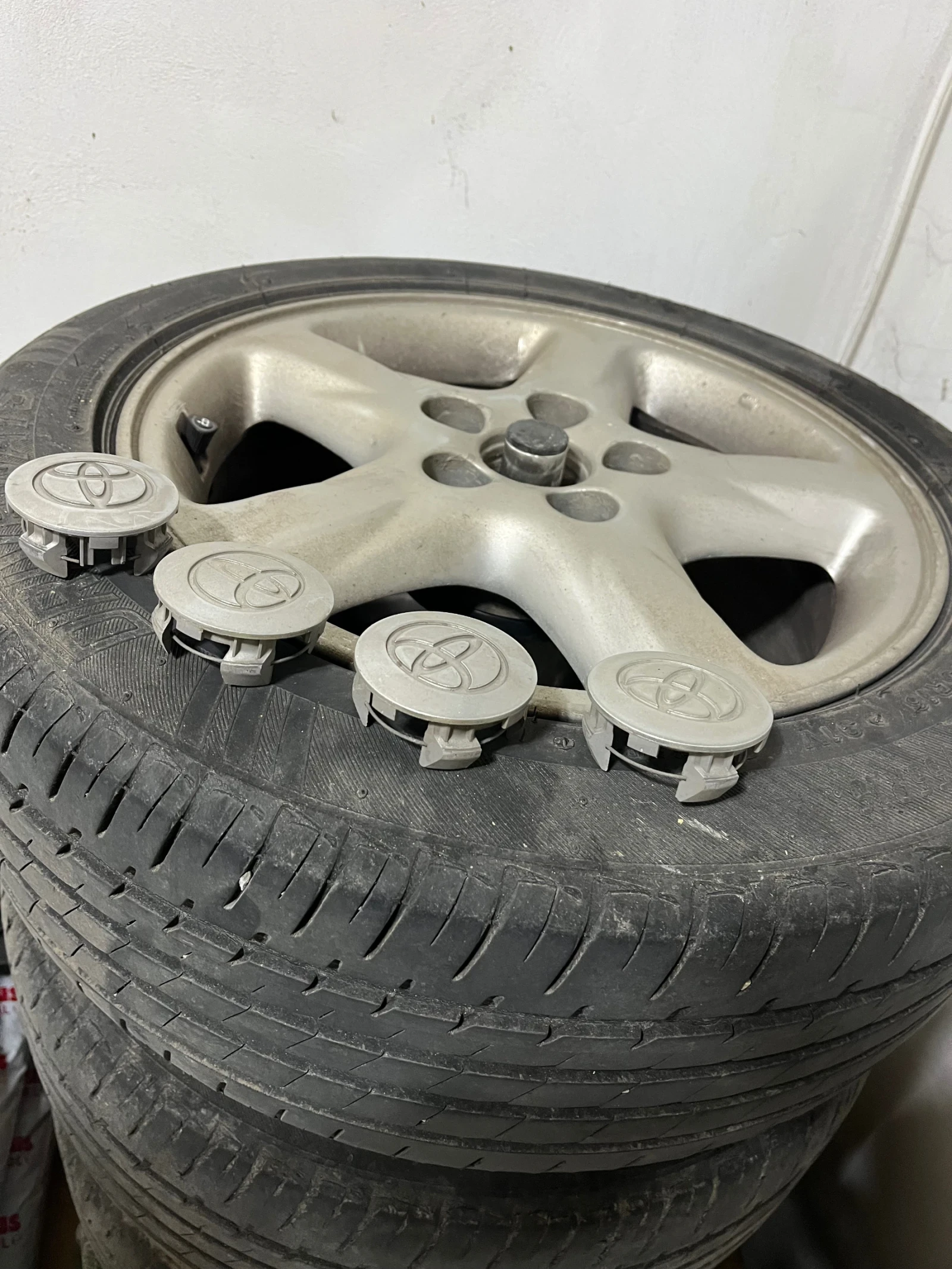 ���� � ������ 205/55R16 �� Toyota Corolla verso | Mobile.bg � ����������� 2