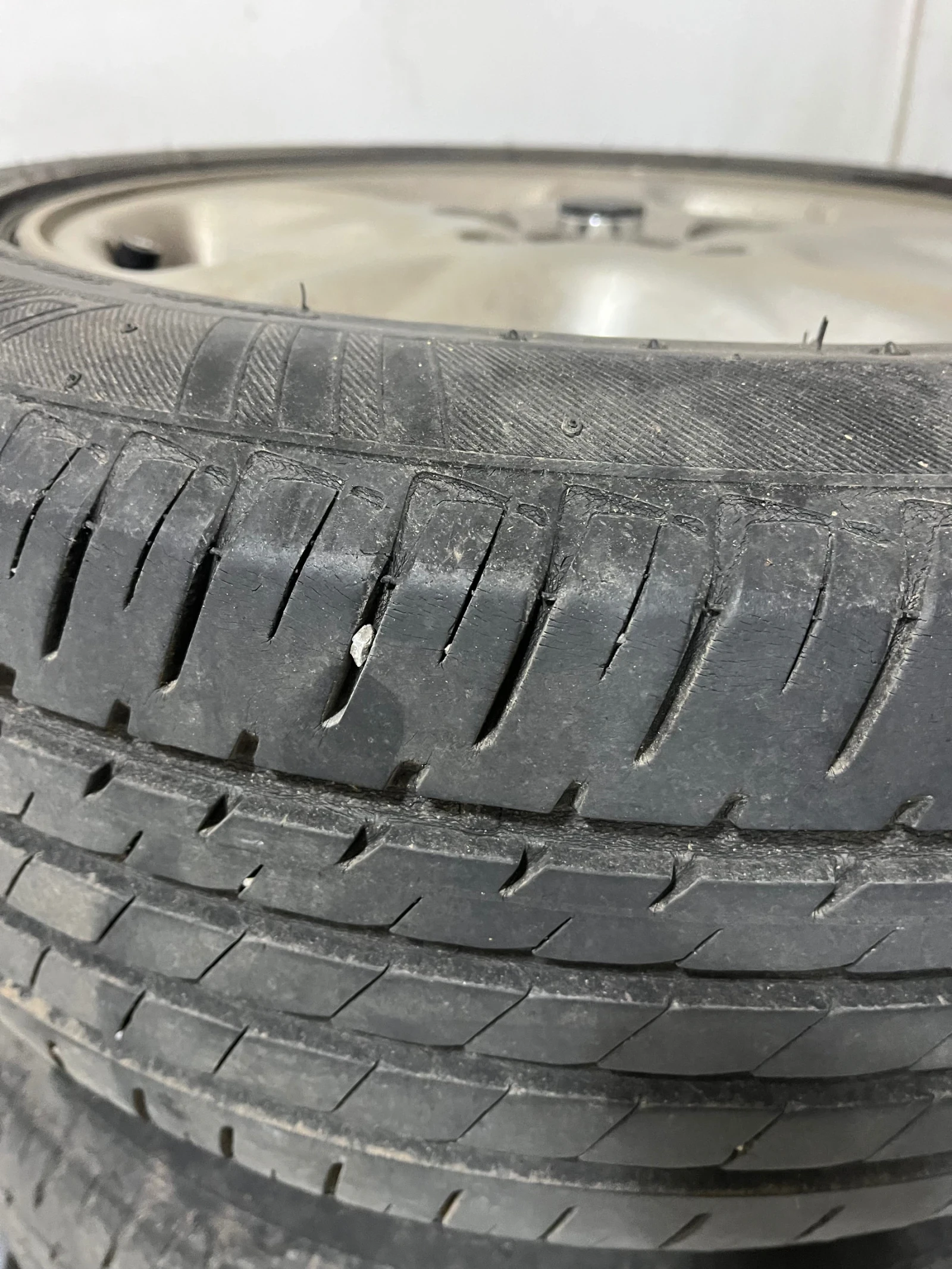 ���� � ������ 205/55R16 �� Toyota Corolla verso | Mobile.bg � ����������� 4