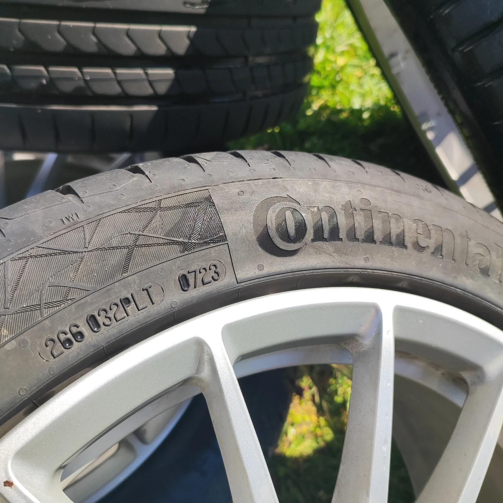 Гуми Летни 225/45R17, снимка 2 - Гуми и джанти - 53846039