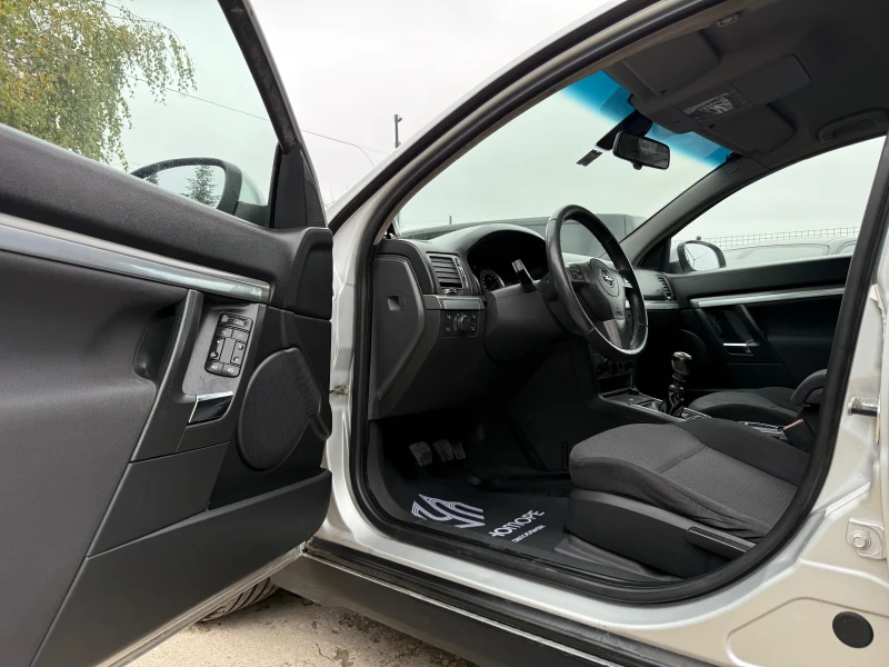 Opel Vectra 1.8i Caravan Cosmo, снимка 13 - Автомобили и джипове - 52692727