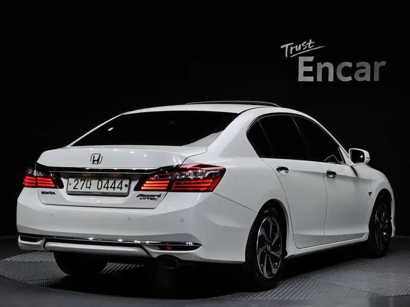 Honda Accord 2.4 9Th Generation, снимка 4 - Автомобили и джипове - 56021353