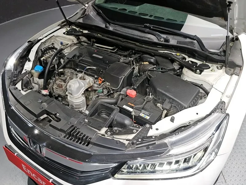 Honda Accord 2.4 9Th Generation, снимка 12 - Автомобили и джипове - 56021353