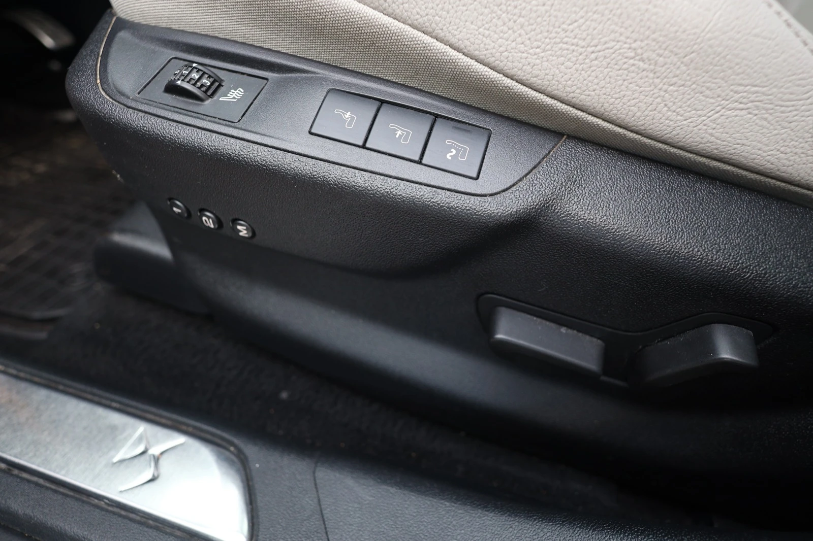 Citroen DS5 1.6 AUTOM. #MASSAGE #PANO #Keyless #Memory #Kamera - изображение 8