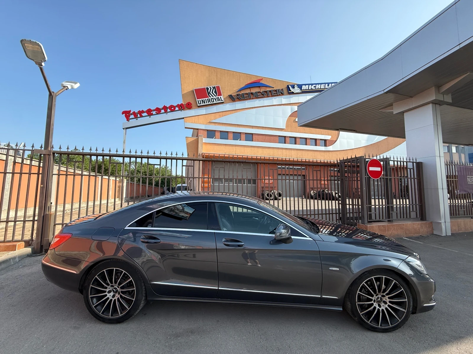 Mercedes-Benz CLS 350 ШОК* ЦЕНА* AMG* LED* SpORT - изображение 4